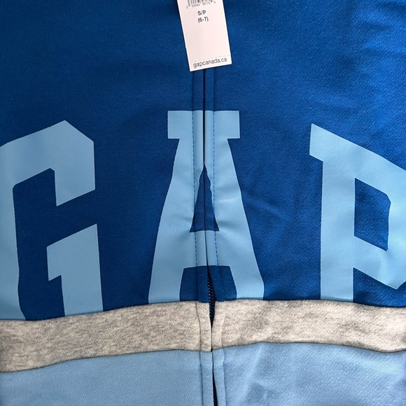 BNWT GAP Zip hoodie - Picture 3 of 3